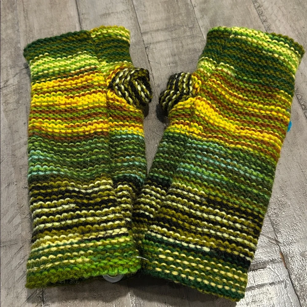 NWOT Handmade Wool Embroidered Gloves Fingerless  | Fleece Lined Made in Nepal
